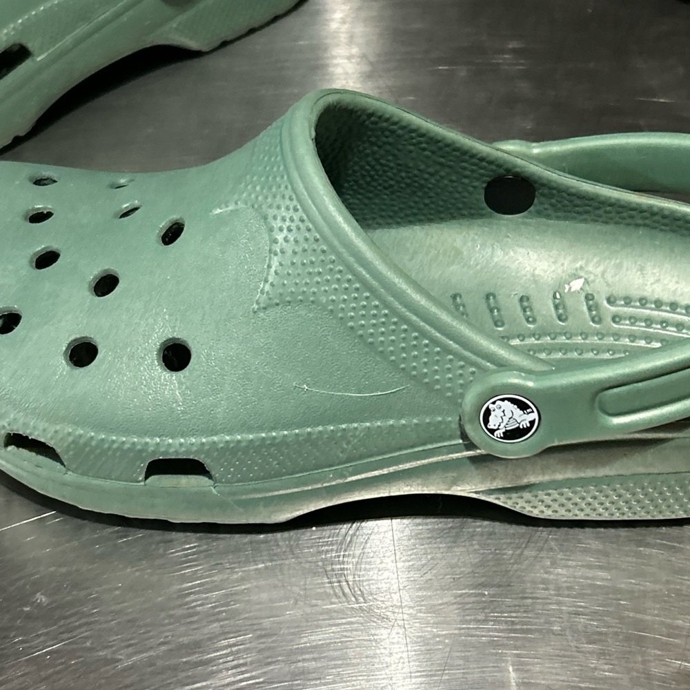 Crocs - Picture 4 of 9